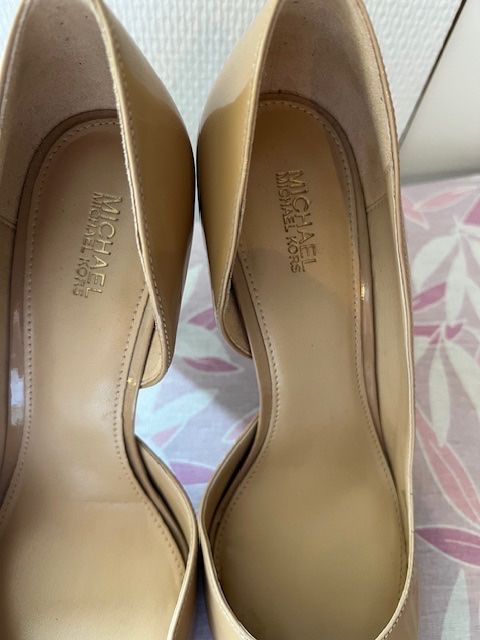 Michael Kors Scarpe da donna: Lackpumps beige Grösse 38,5 von Michael Kors – Usato da Zürich venduto da claudia0512 4