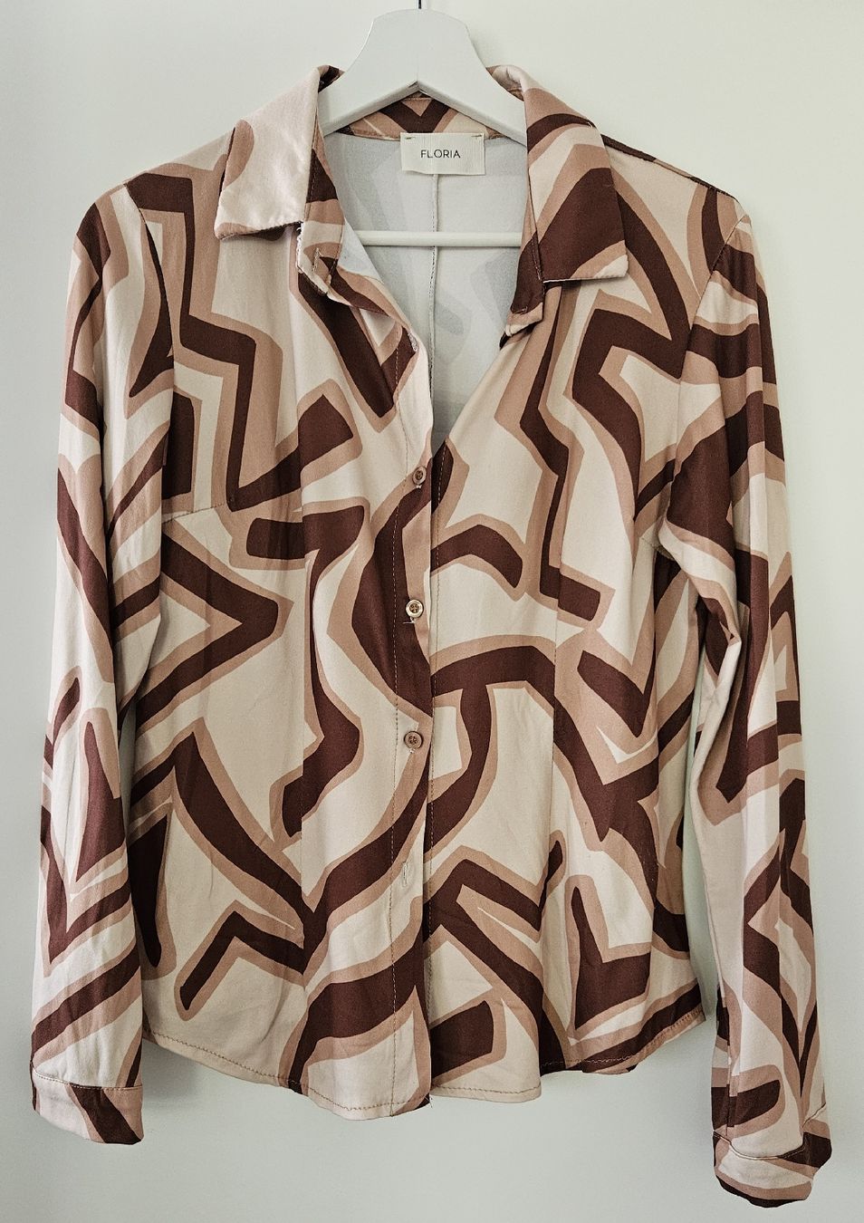 Chemisiers: Schöne beige Bluse mit Muster – D'occasion à Hettlingen par Leaena279