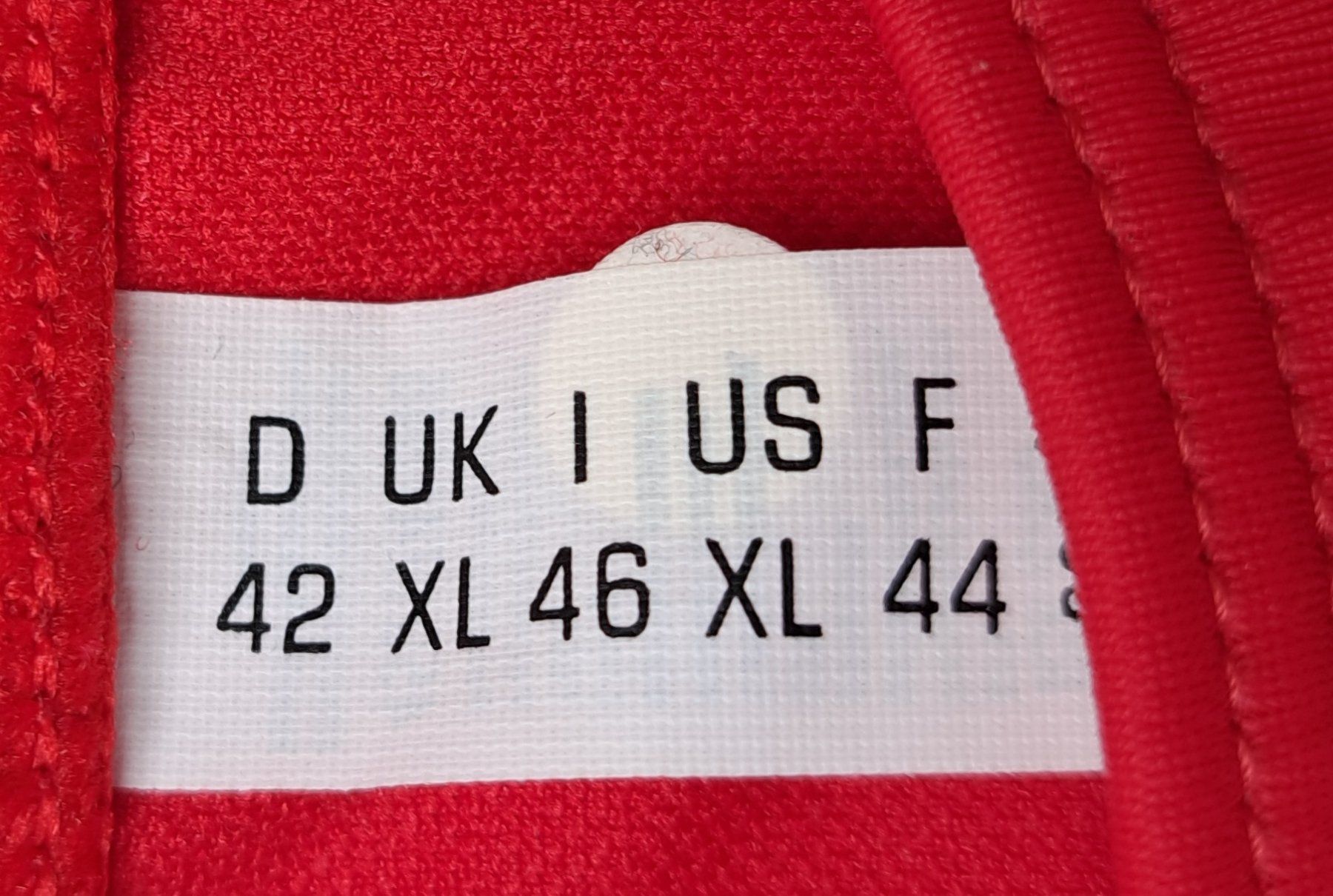 Esprit Costumi da bagno & Bikini: Neu! Esprit Badehose Rot Gr. 42 – Nuovo e nell'imballaggio originale da Gysenstein venduto da joshuas81 1