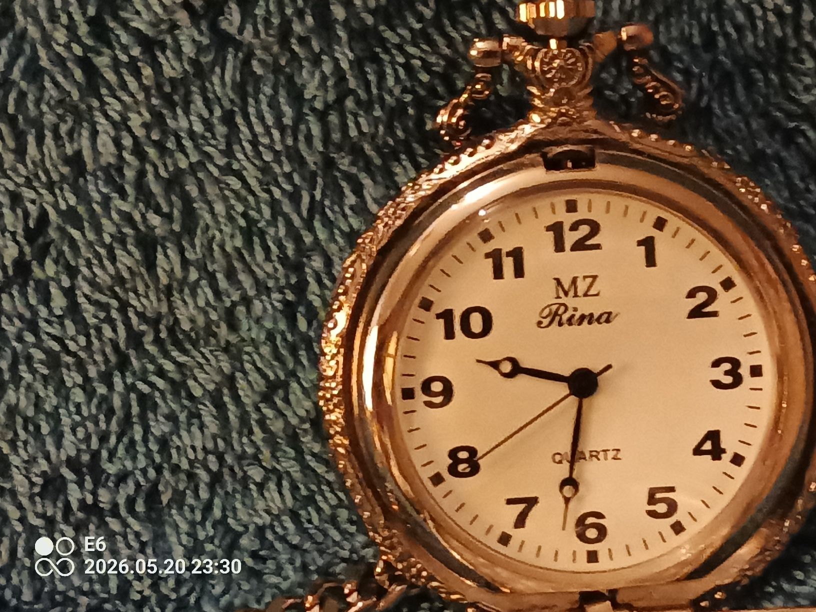 Orologi: RundeTaschenuhr mit Bauernmotiv – Usato da Zürich venduto da Mitzi6 3