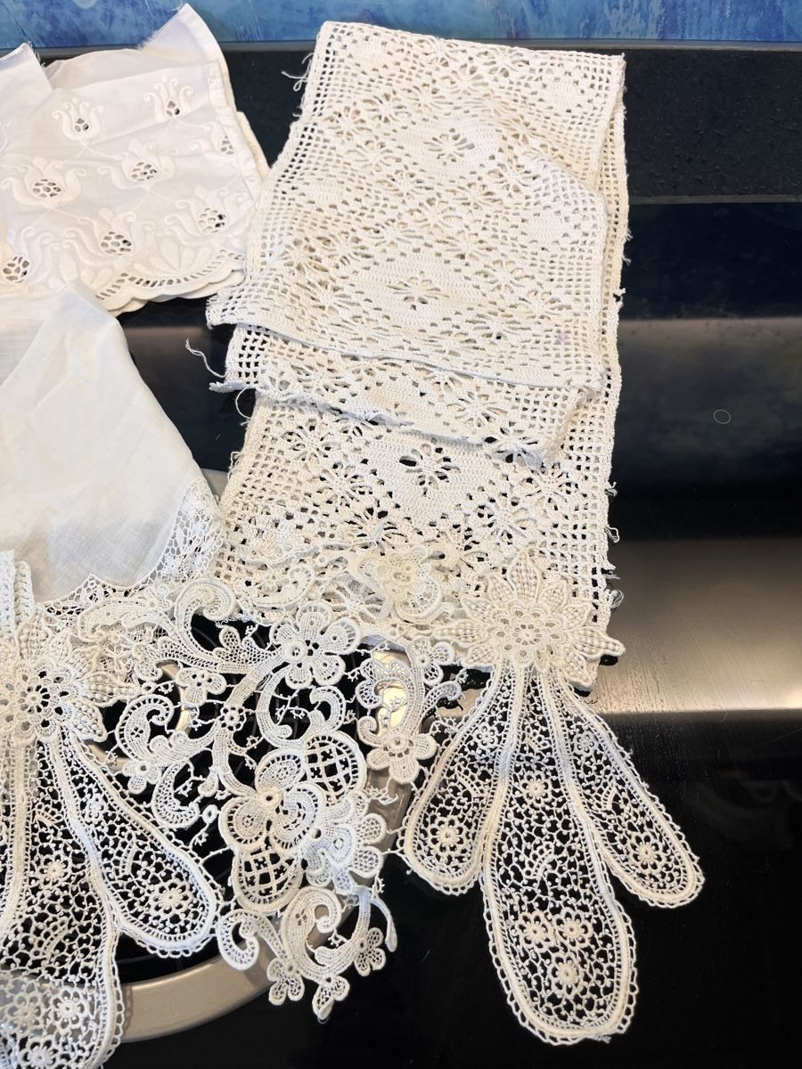 Stoffe: Spitzenbänder Spitzen Stoff Vintagedeko Shabbydeko Bänder – Gebraucht aus Frauenfeld von Babytimmy 1