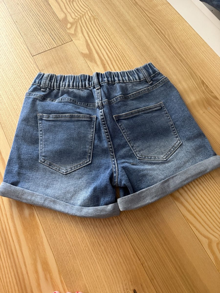 Jeans: Jeans shorts – Neuf (Voir description) à Itingen par jessi811 1