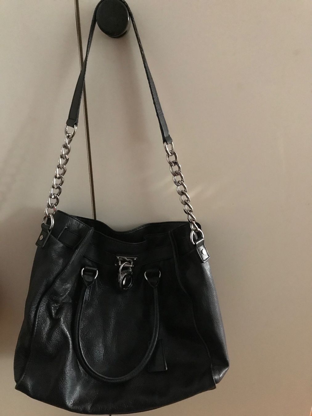 Michael Kors Borse da donna: Michael Kors Tasche schwarz – Usato da Emmenbrücke venduto da Hathor123 2