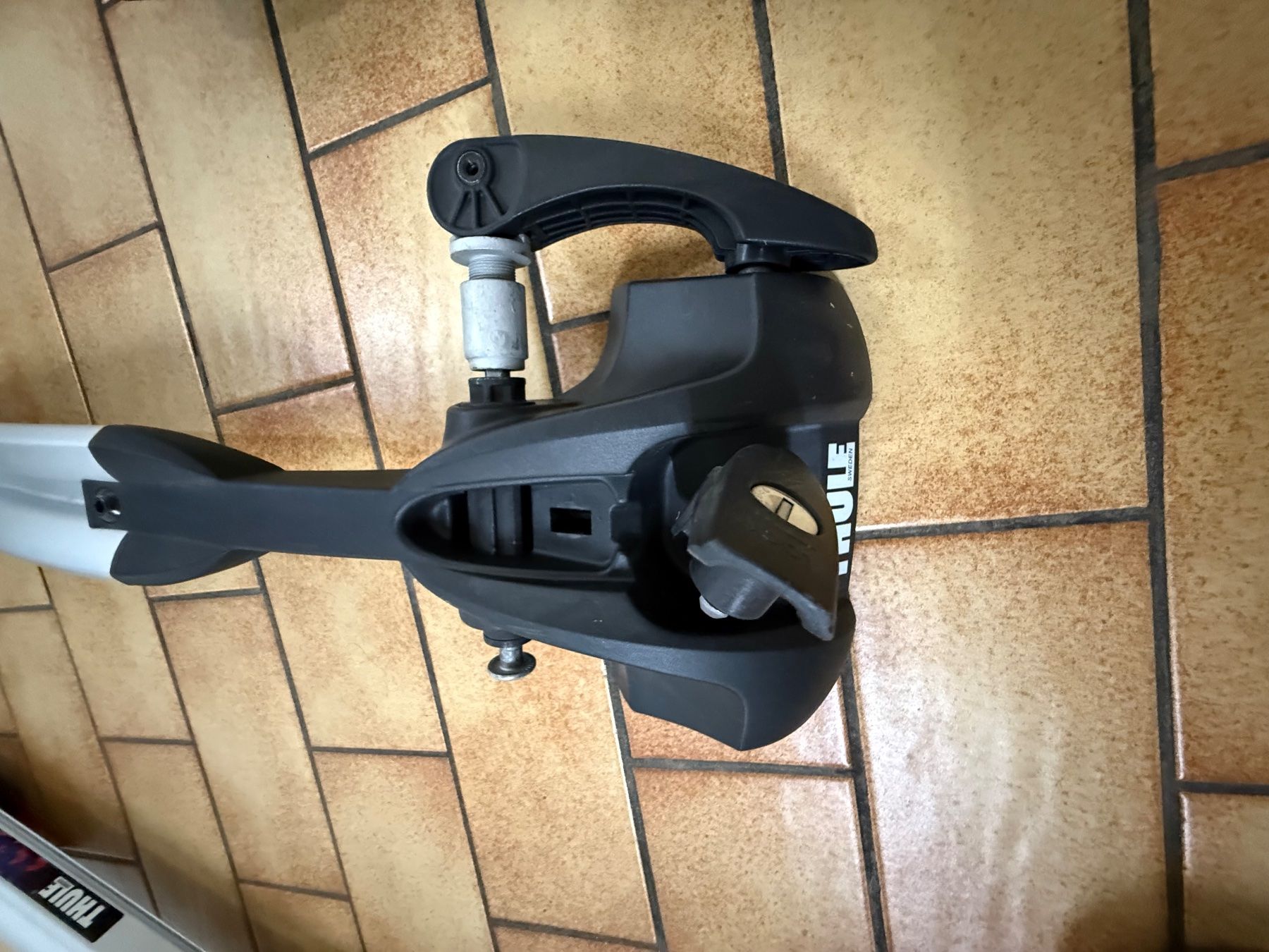 Thule Dachträger: Trois Portes-vélos Thule, montage facile. – Gebraucht aus Sion von Dantersi 2