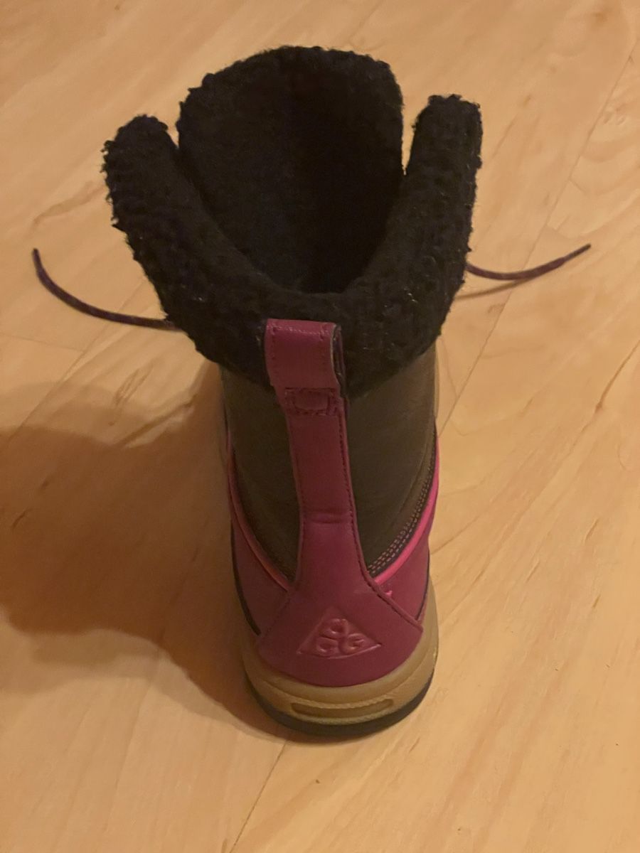 Nike Scarpe da donna: Neue Nike Winterstiefel Gr.40 – Nuovo (secondo la descrizione) da Corcelles NE venduto da gingerbrain 3
