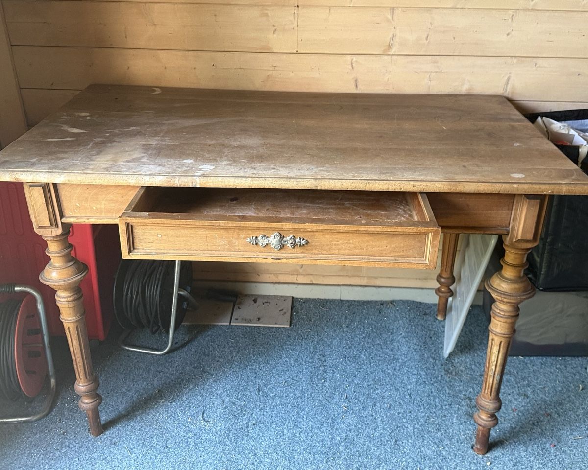 Tische: Biedermeier Tisch Nussbaum massiv – Gebraucht aus Bergdietikon von ulr_r9x5 7