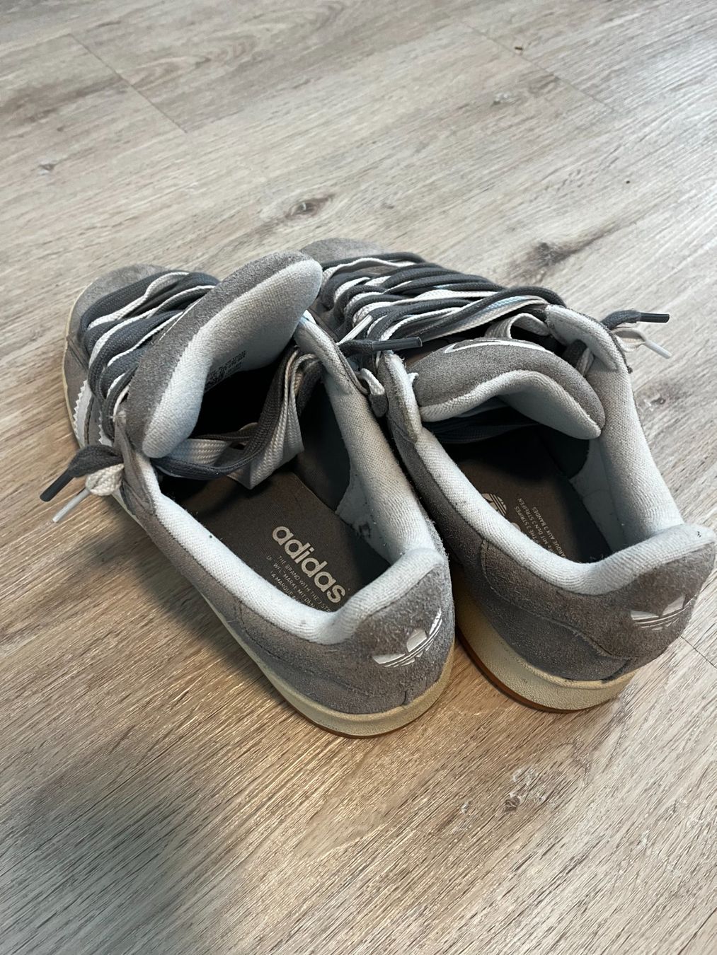 Adidas Herrenschuhe: Adidas Campus, Grösse 42 2/3, Grau/Weiss – Gebraucht aus Appenzell von RiRi_AI 3