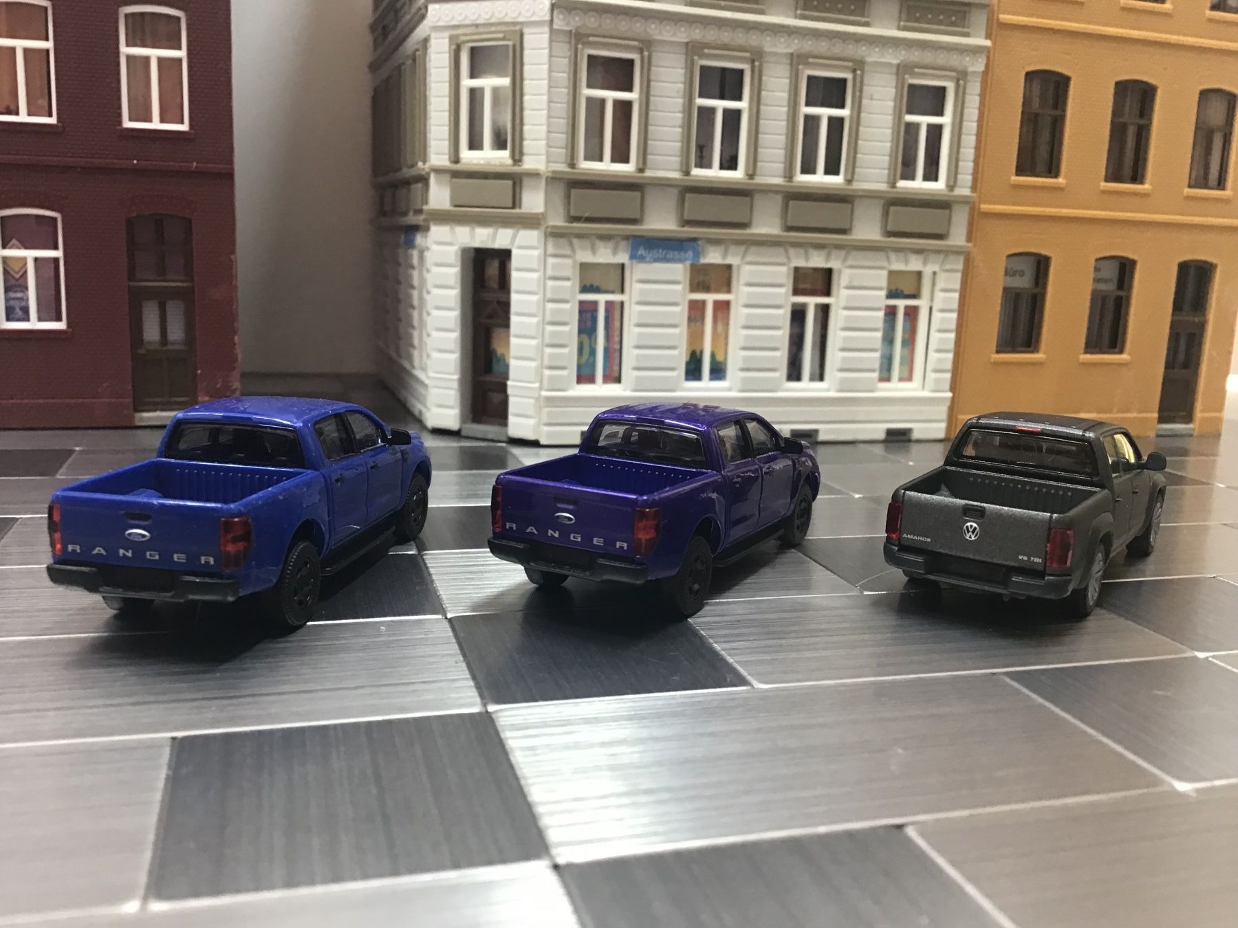 Busch Modellini d'auto: BUSCH 1:87 H0 FORD RANGEN,VW – Usato da Männedorf venduto da Spezial-Modelle 1
