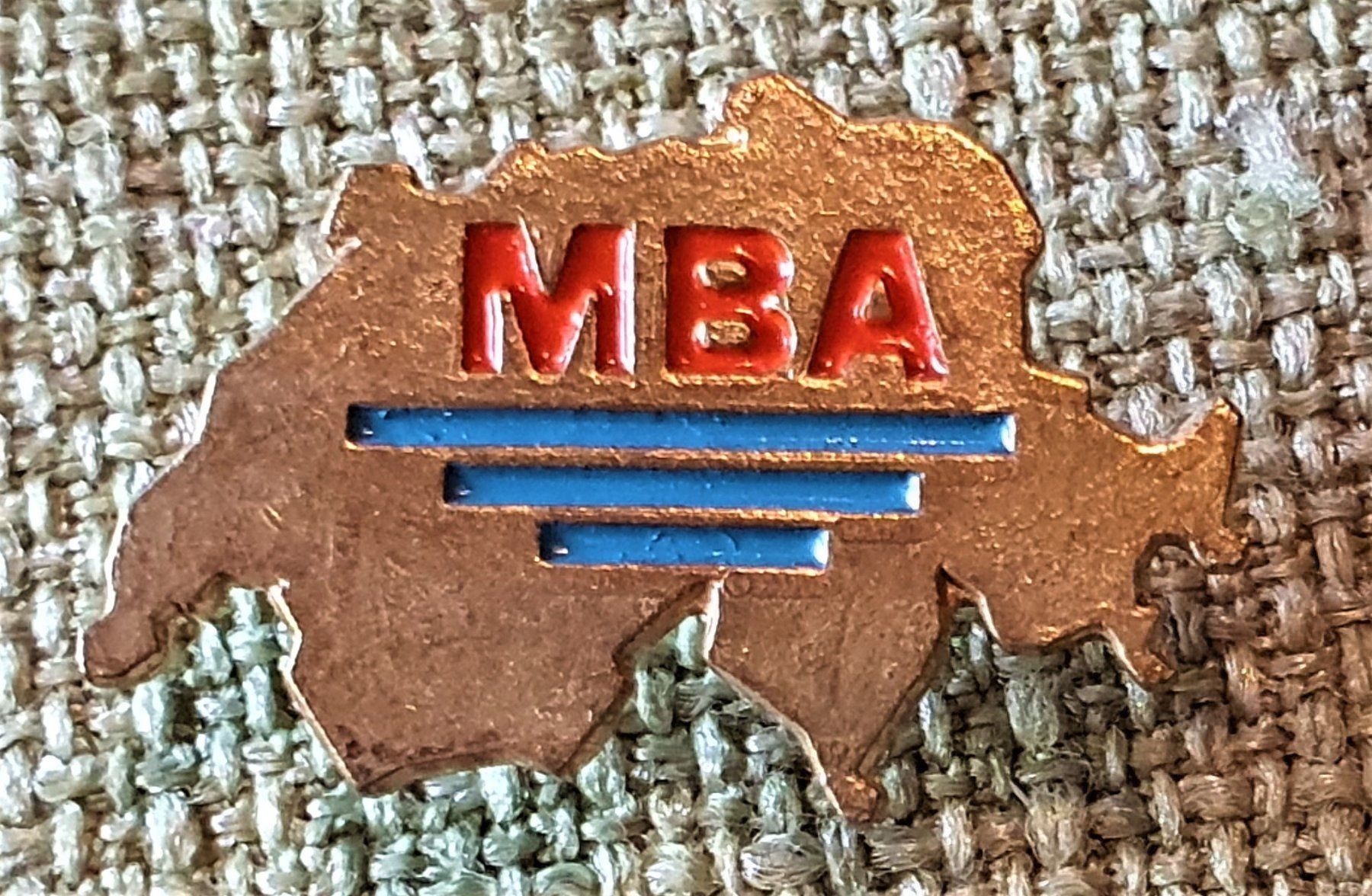 Placchette & Badge: J355 - Pin Schweiz  MBA – Usato da Reinach BL venduto da Boston-Verkauf