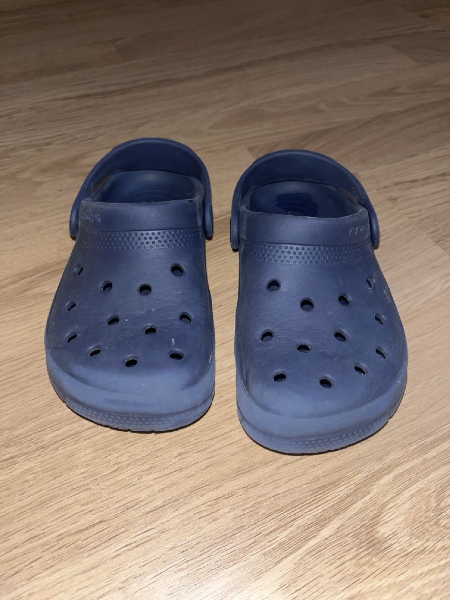 Crocs Schuhe für Jungen: Clogs Crocs dunkelblau 29/30 – Gebraucht aus Wallbach von wonderlike