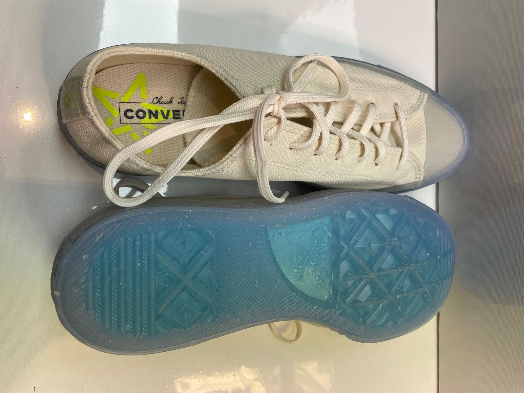 Converse Herrenschuhe: Neue, weisse Converse 'All Star', transparente Sohle in 42.5 – Neu (gemäss Beschreibung) aus Wolfhausen von Mawere 2