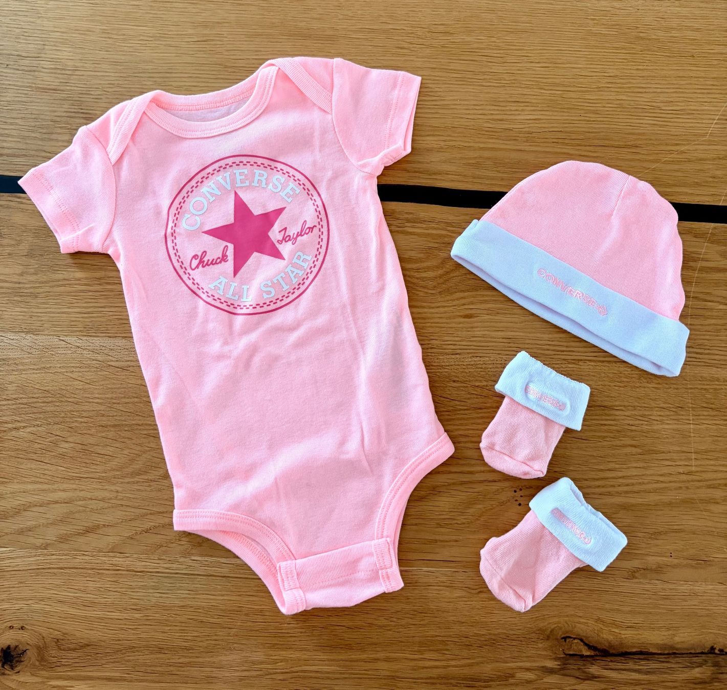 Converse Kleiderpakete & -sets: Converse Babyset Mädchen Gr. 68-80 / 6-12M – Neu (gemäss Beschreibung) aus Root von AmiraAe