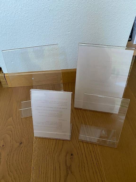 Allestimento di negozi e stand fieristici: Prospekthalter,Tischaufsteller, Vistenkartenhalter – Usato da Pratteln venduto da Siri04 1