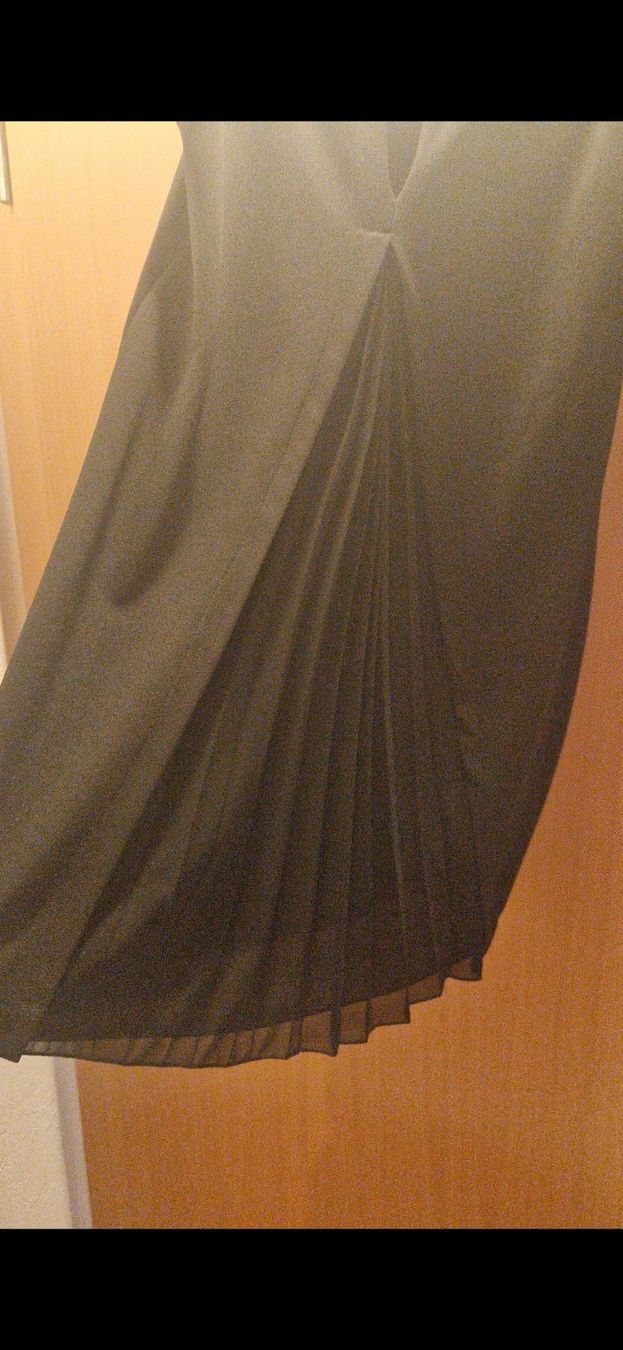 Kleider: Schönes schwarzes Kleid – Gebraucht aus Bubendorf von ang_b829 2