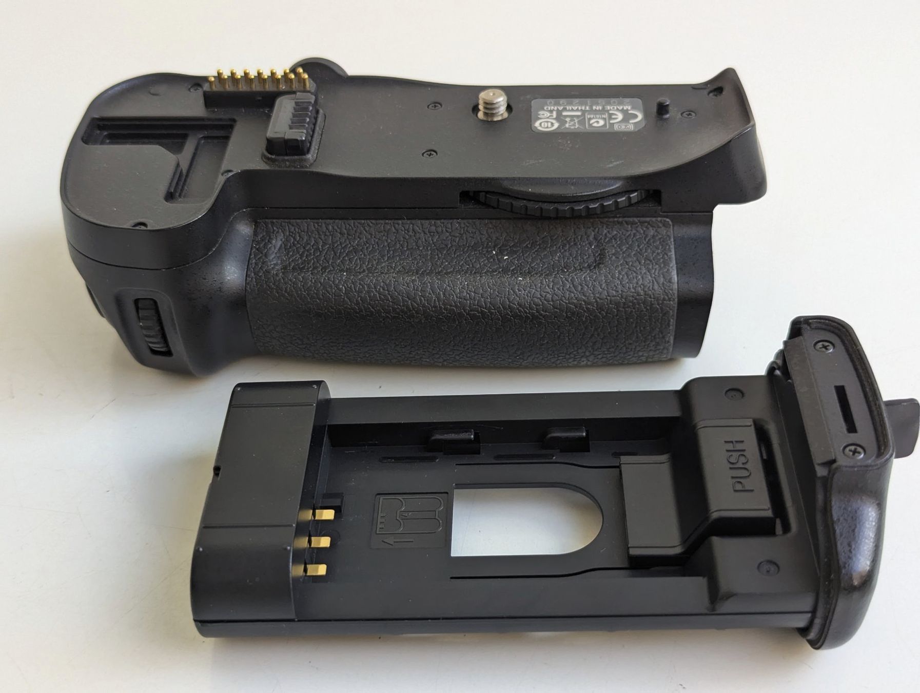 Nikon Kamera: D300s mit originalem MB-D10 Griff – Gebraucht aus Thalwil von miguev 1