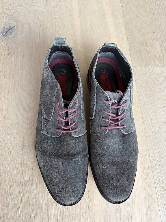 Bugatti Scarpe da uomo: Bugatti Anzugsschuhe Wildleder Grösse 44 – Usato da St.Gallen venduto da Meieneb