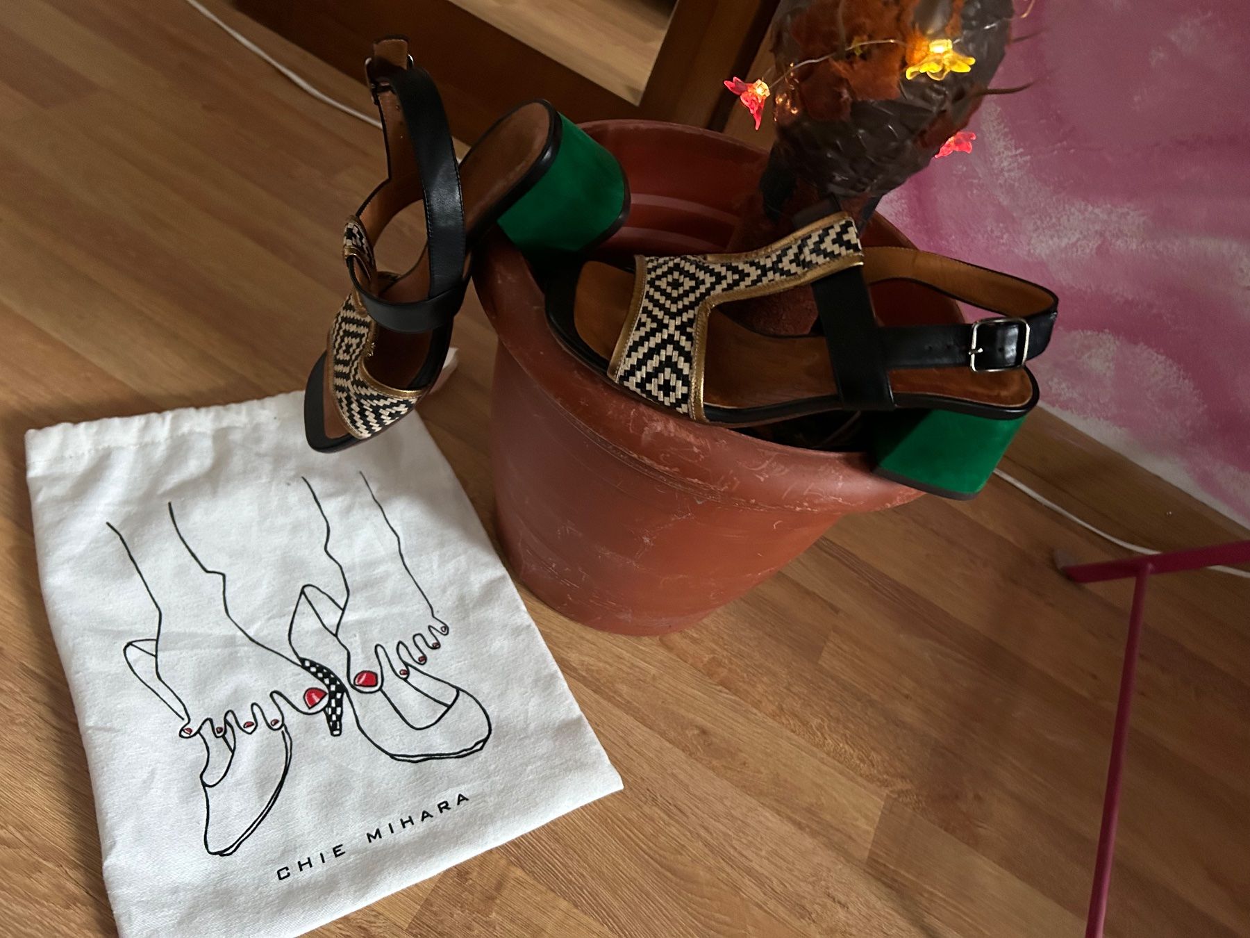 Chie Mihara Scarpe da donna: Wildleder Sandals Chie Mihara – Nuovo (secondo la descrizione) da Schaffhausen venduto da amwr 6
