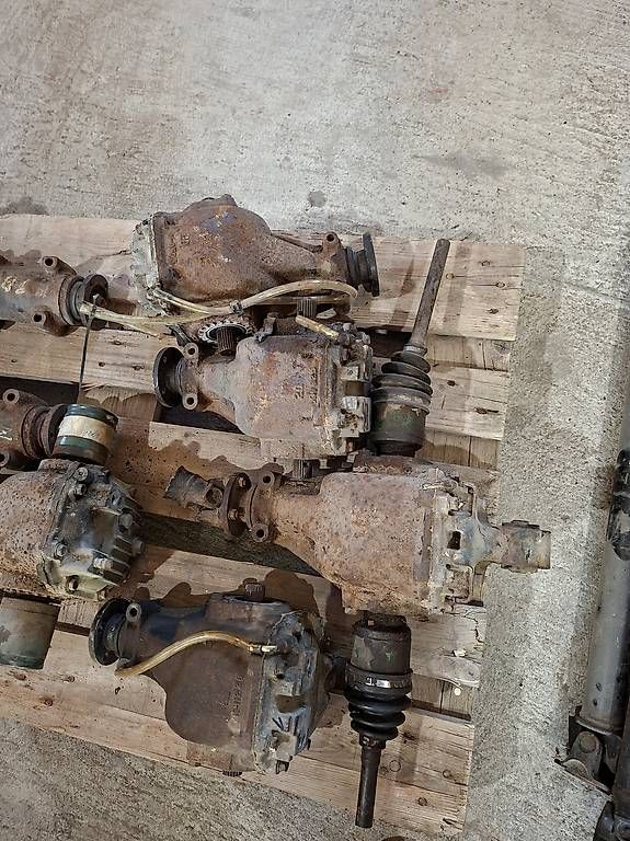Subaru Toutes les pièces auto: Einmalige GelegenheitSubaru Diffs / Achsen – D'occasion à Escholzmatt par paedy86 1