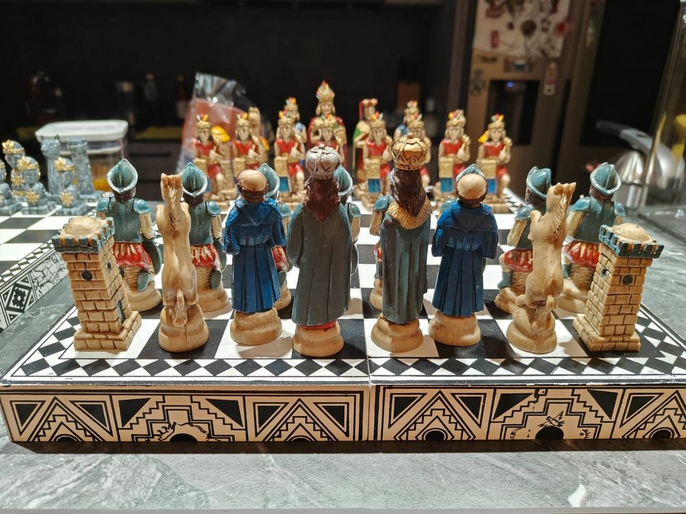 Inca Mayan Chess Set (Neu und originalverpackt) in Oetwil an der Limmat ...