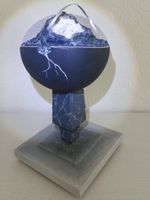 Skulptur Handarbeit mit einer Geode( Bergkristall)