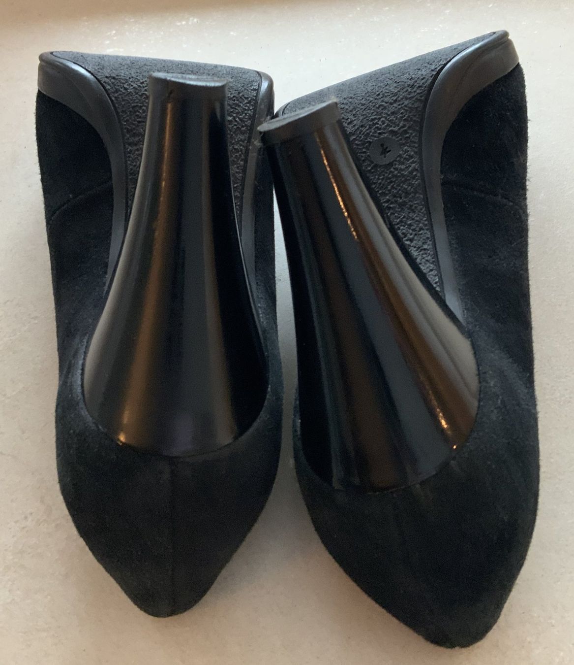 Ara Scarpe da donna: Ara Wildleder Pumps dunkelblau, Grösse 37 – Nuovo (secondo la descrizione) da rheineck venduto da norwegianwood52 2