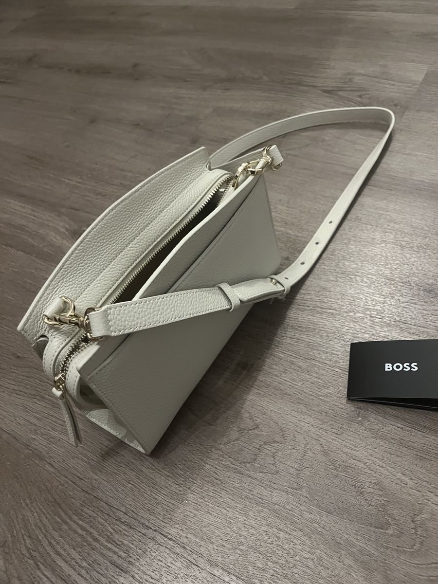 Hugo Boss Borse da donna: Boss Handtasche Lidney 50542067 creme – Usato da Reinach BL venduto da Wasser20052011 4