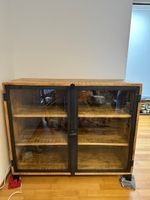Vintage Vitrine im Industrial Look