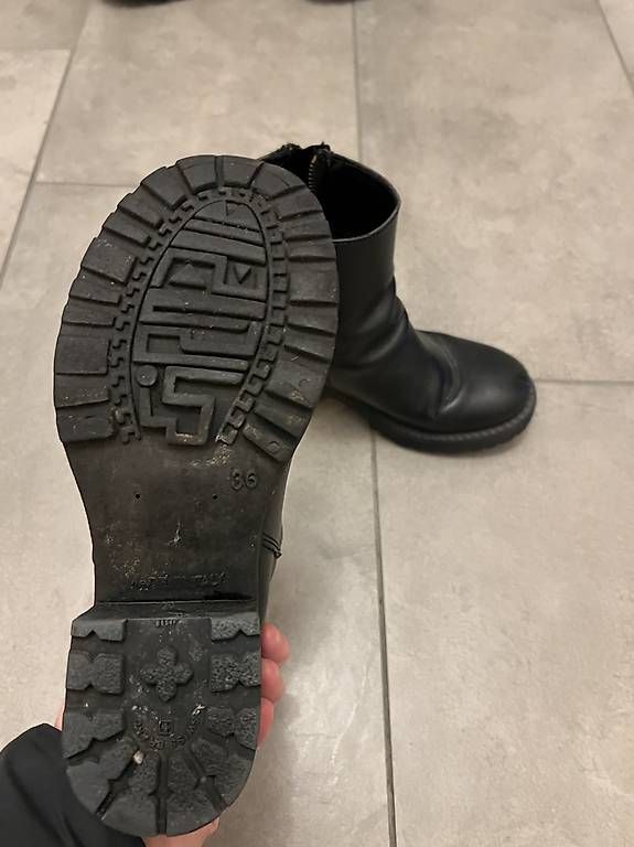 Scarpe da donna: STIEFELETTEN LEDER SCHWARZ – Usato da Zürich venduto da bekkabra 2