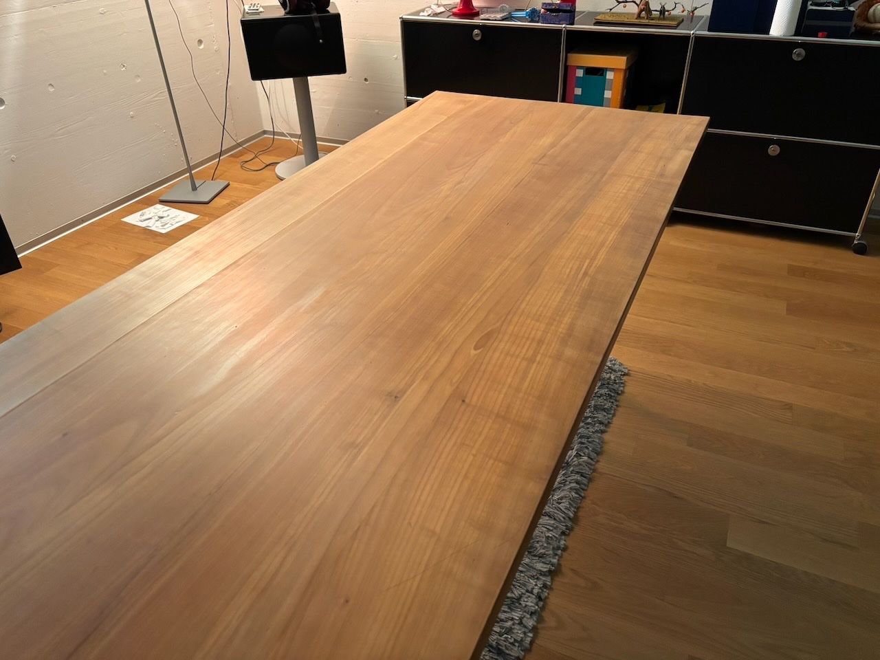 Tavoli: Tisch Kirschbaumholz mit Sitzbänken aus Kirschbaumholz – Usato da Wichtrach venduto da Stephan_Bern 2
