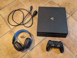 PlayStation 4 mit Headset