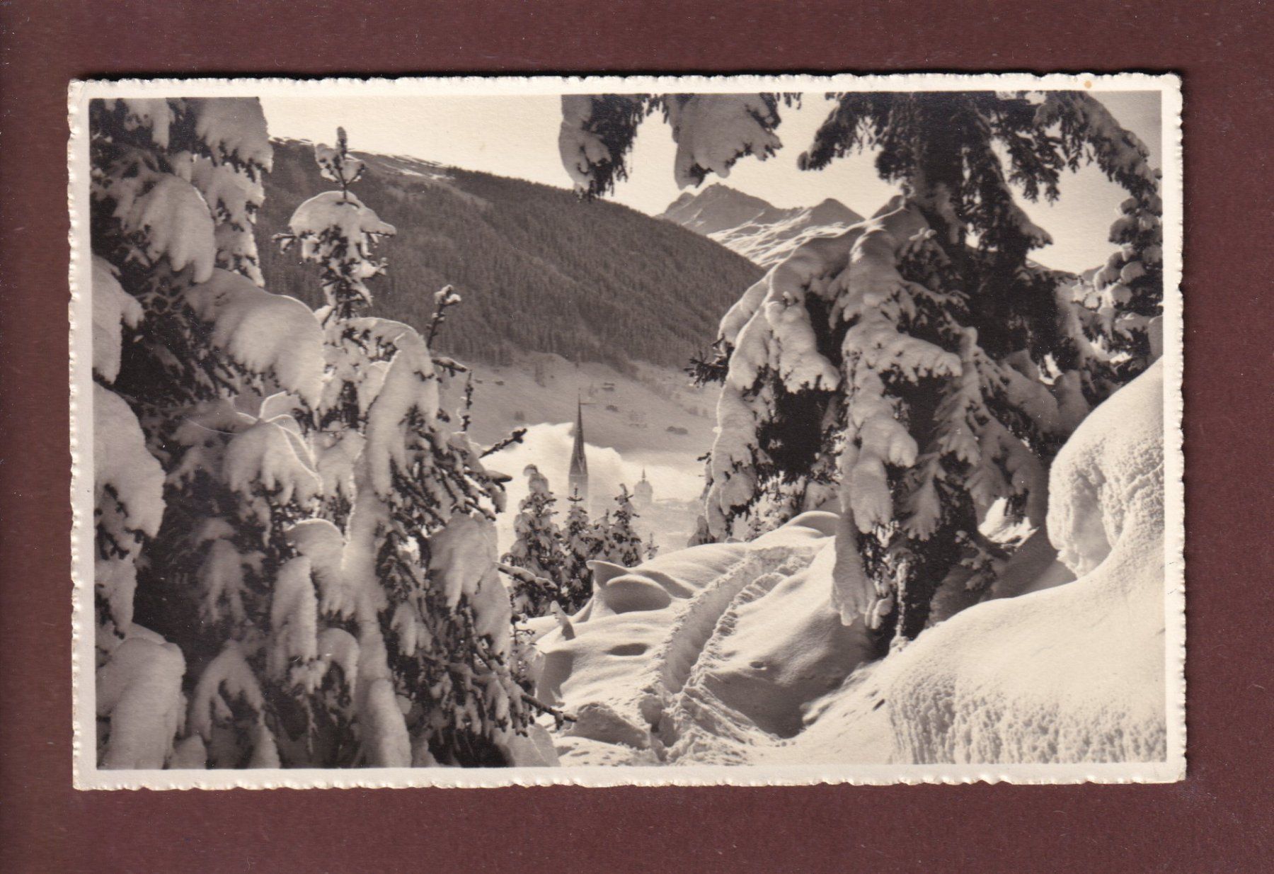 Cartoline postali: DAVOS - Aus dem Schatzalpwald - 1946 – Usato da Pully venduto da nicecards