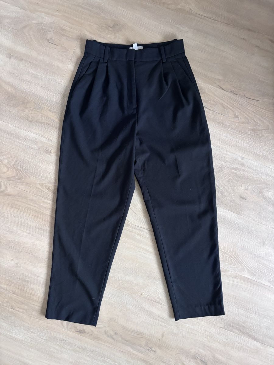 H&M Pantaloni: Schicke, schwarze Stoffhose – Usato da Zürich venduto da CaKoch17 1