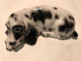 Figurine Chien Basset Hound en porcelaine