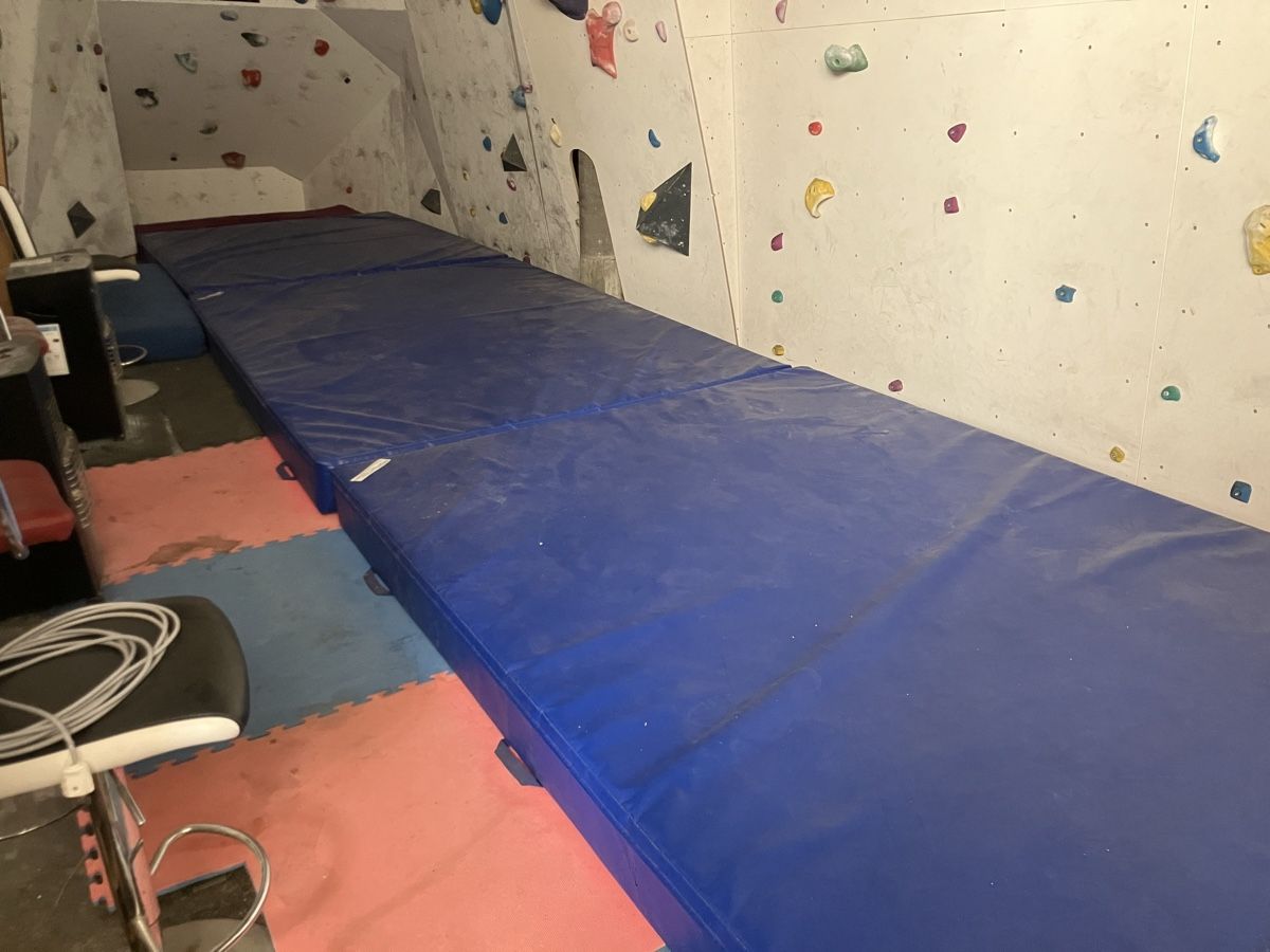 Murs & prises d'escalade: boulder wand – D'occasion à Rickenbach b. Wil par bombar 2
