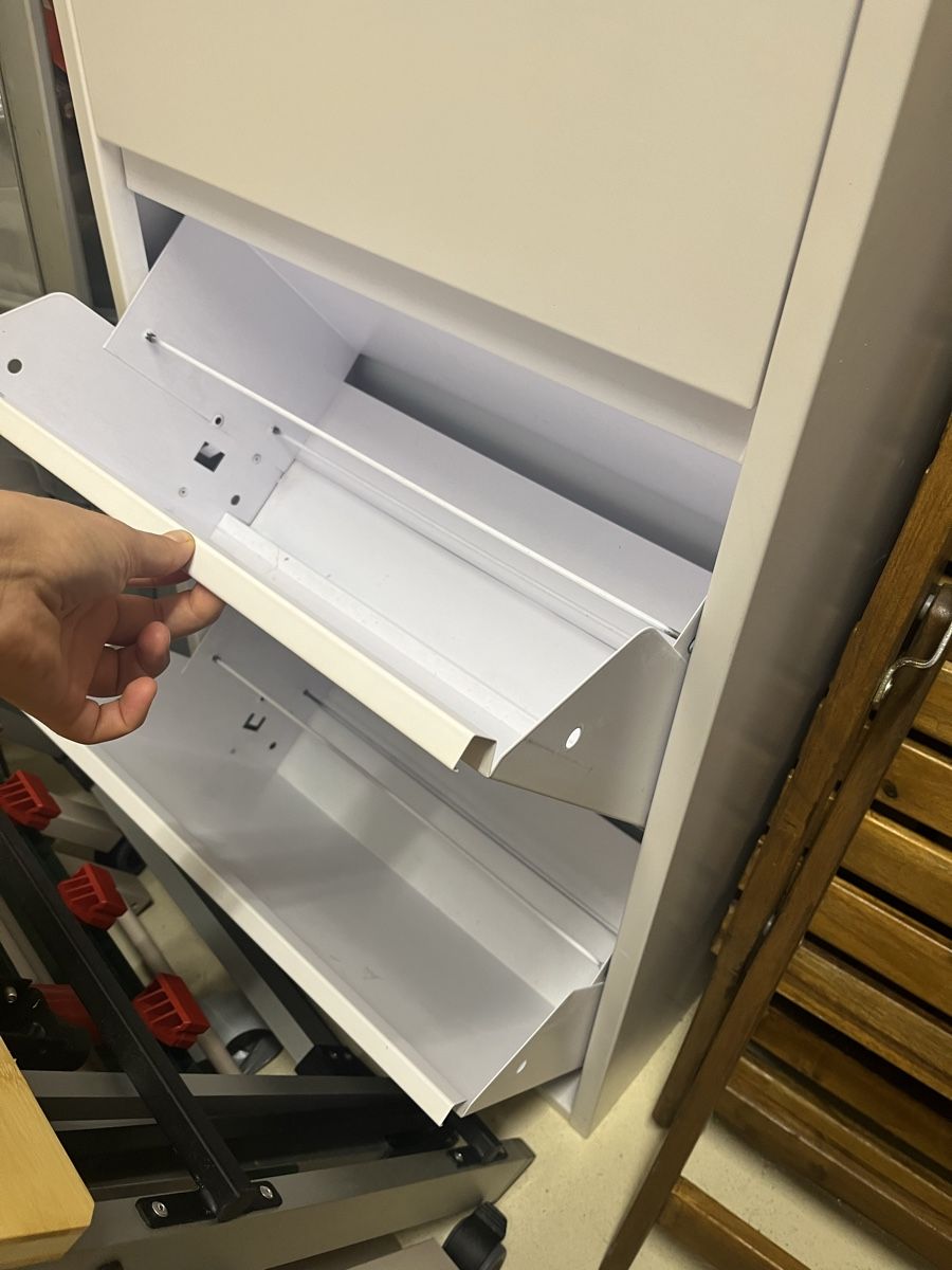 Armadi: Schuhschrank aus Metall – Usato da Winterthur venduto da e_u_f8l2 3
