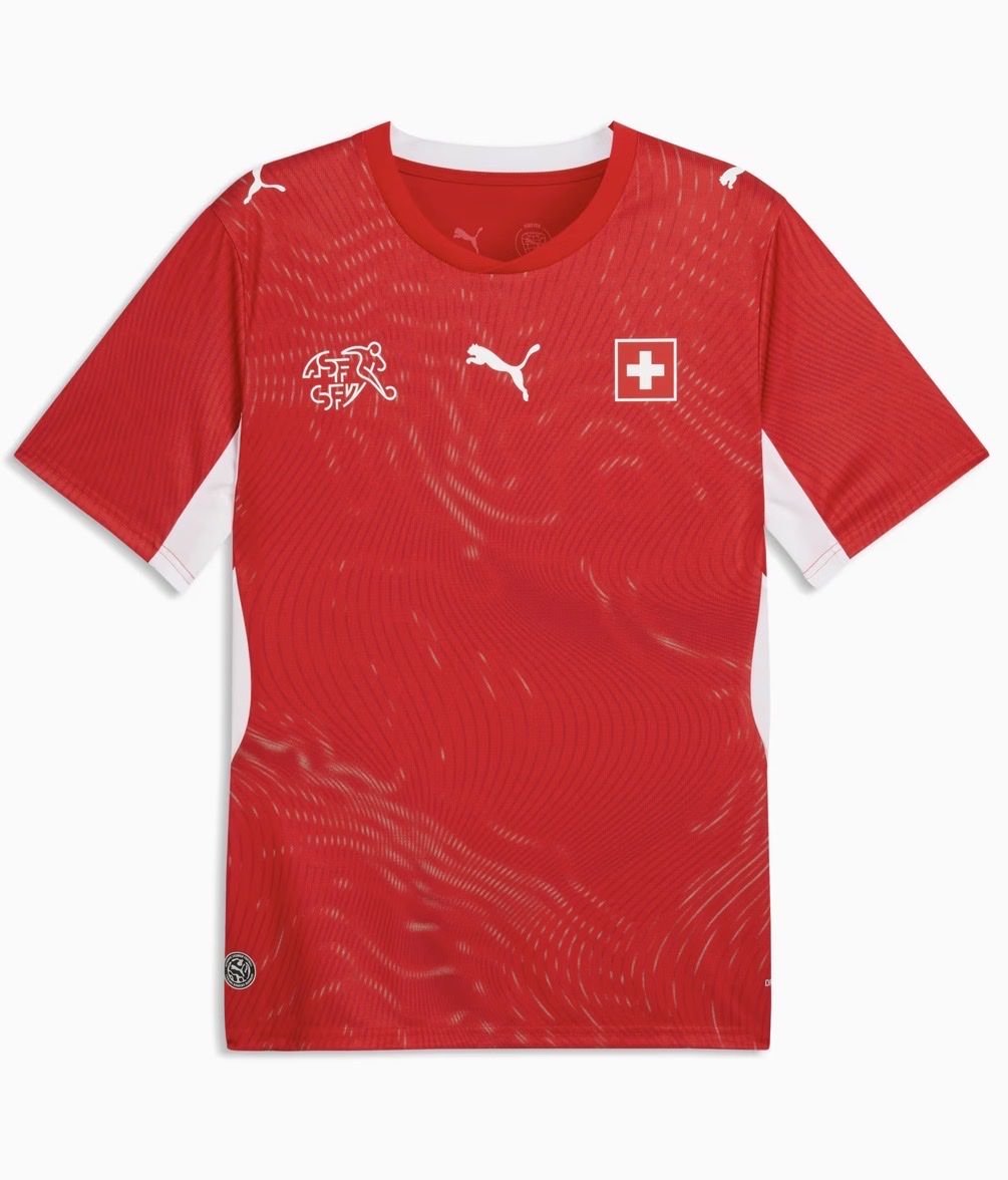 Schweizer Nati Canottiere & Pantaloni: Schweiz 2026 Heimtrikot Herren – Nuovo e nell'imballaggio originale da Zürich venduto da luro_23 1