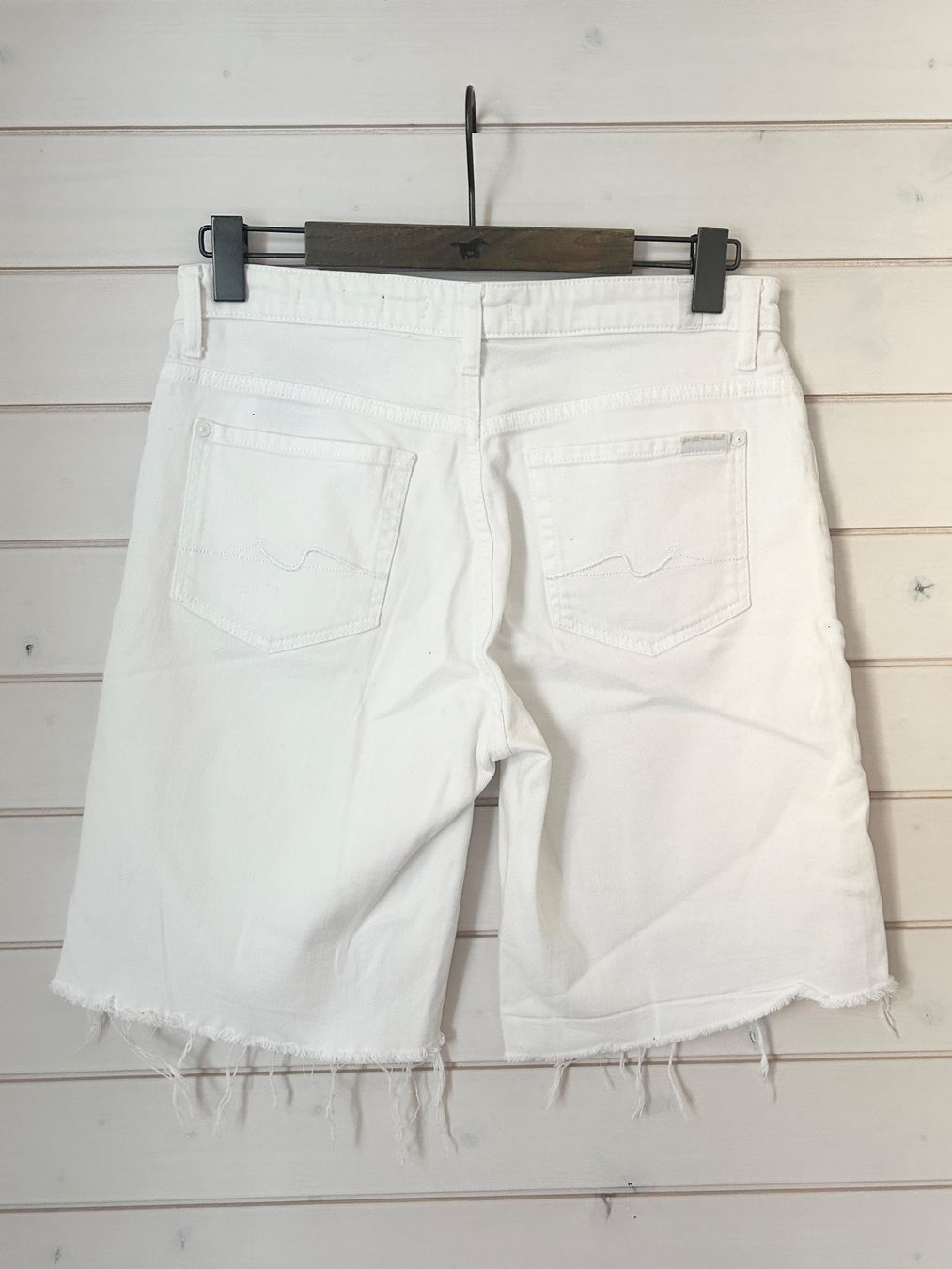 Mankind Pantaloni: 7 for all mankind Shorts - W28 – Usato da Illnau venduto da Monkky 4
