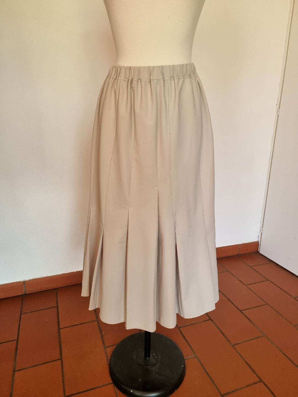Cos Gonne: Cos long skirt – Usato da Cadro venduto da YukikoKa