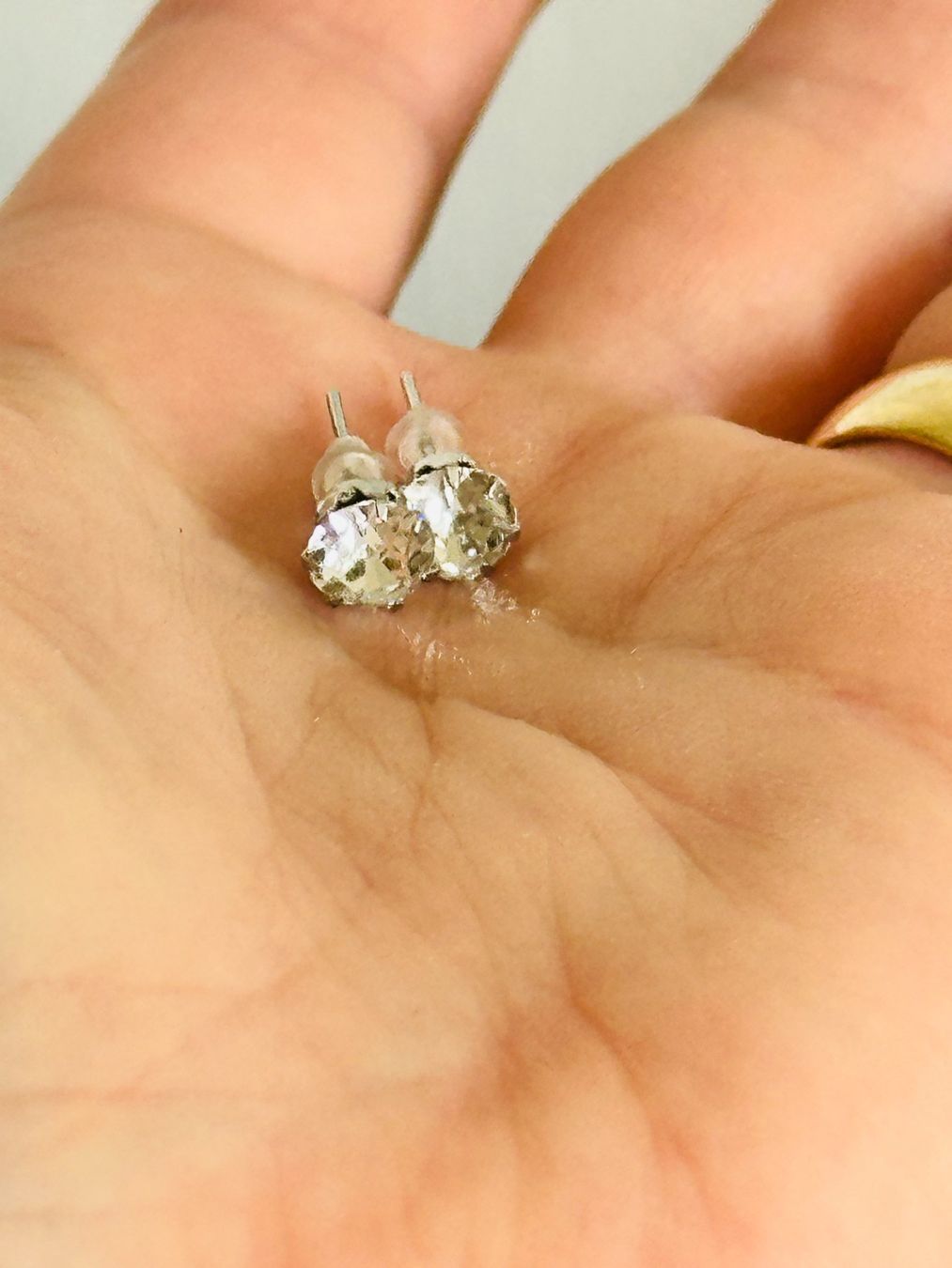 Ohrringe & -stecker: 8 mm Luxury Crystal Zircon Earrings Elegant – Neu und originalverpackt aus Genève von AGBERG 3