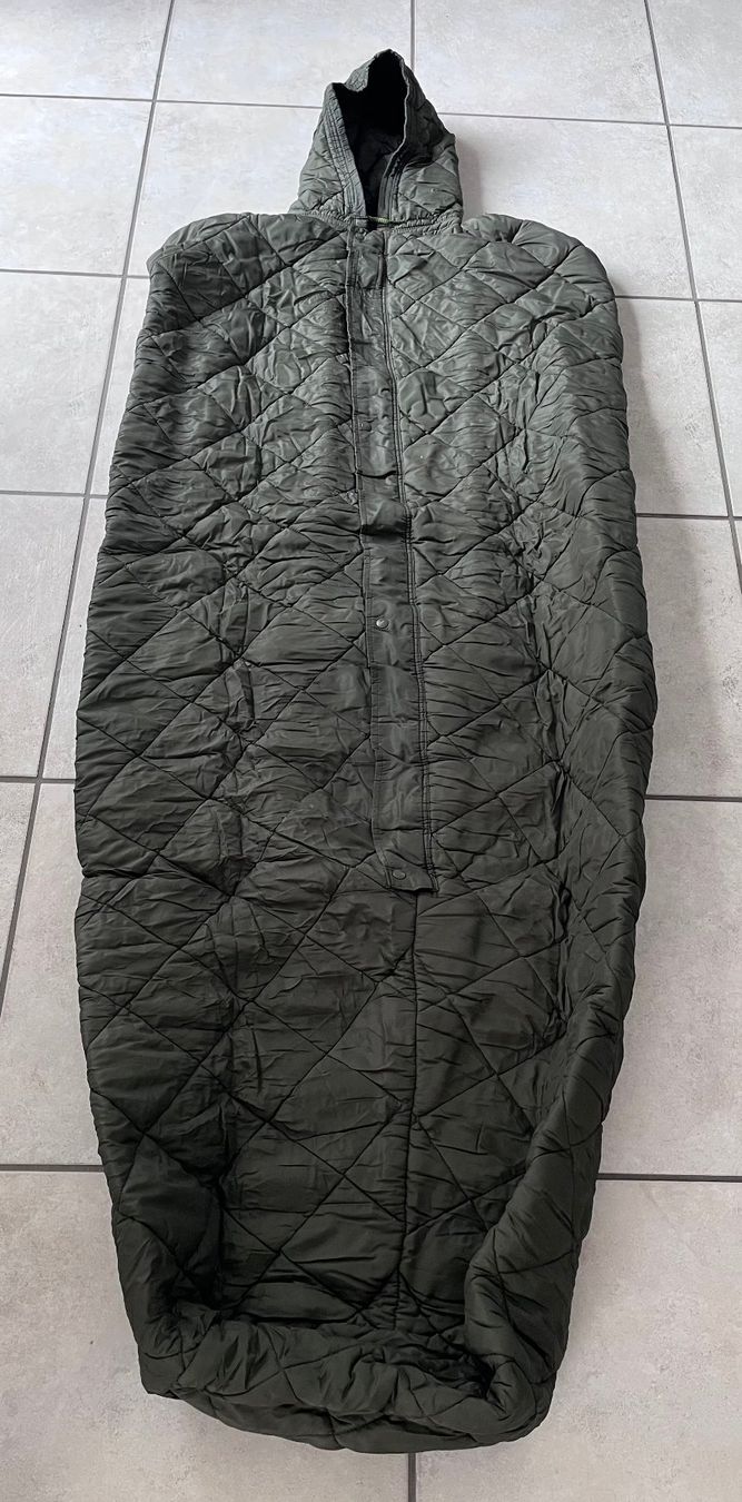 Sacchi a pelo: Sac de couchage militaire – Usato da Biel/Bienne venduto da pat_l9yz