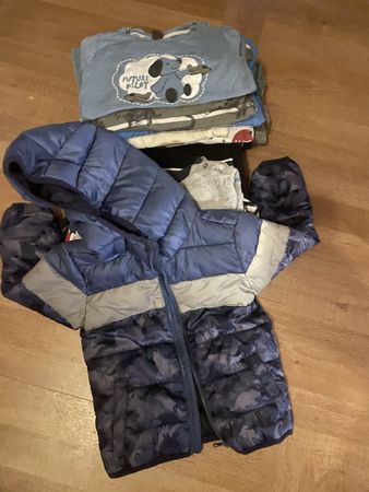 Kinder Kleiderpaket Jacke und Grösse 98 