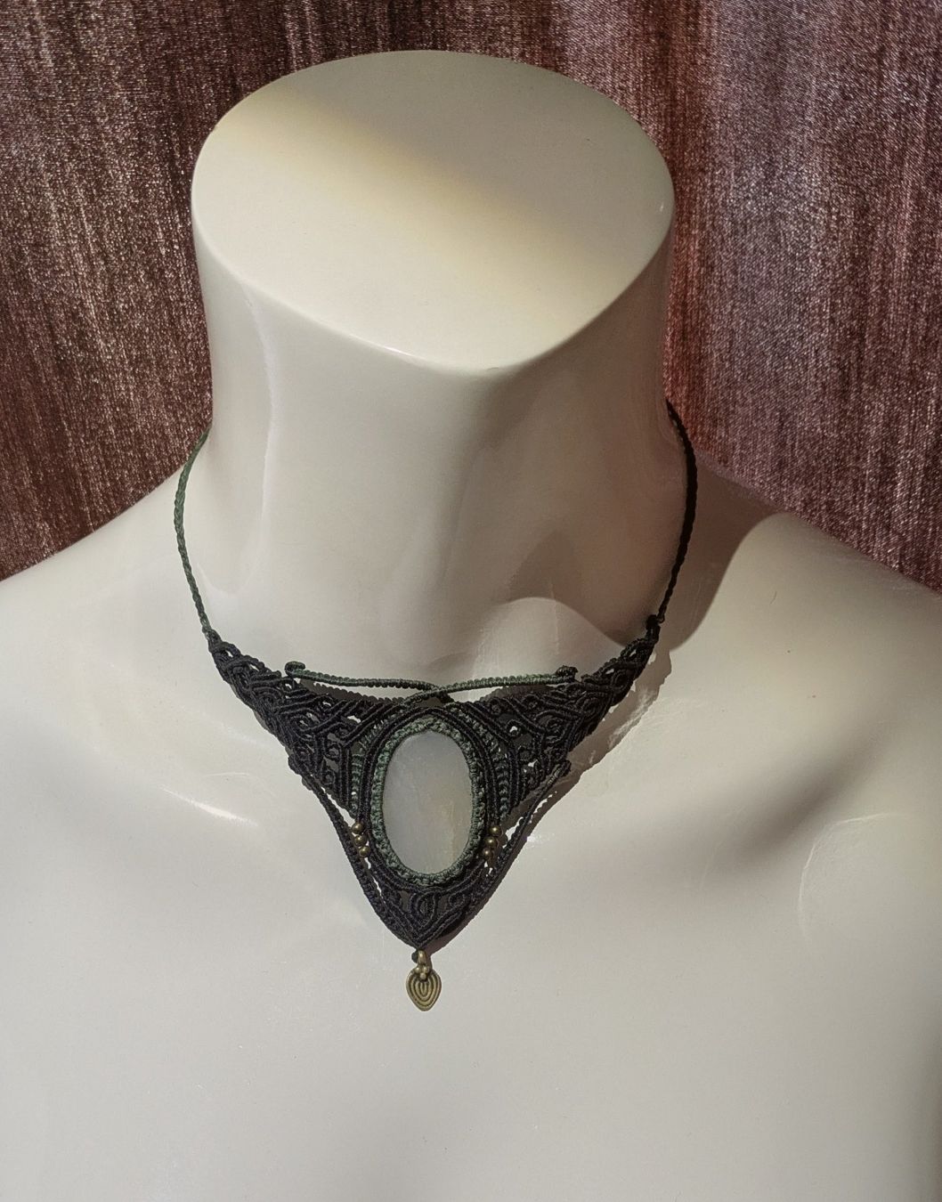 Colliers: handgemachte Makramee Kette / Collier mit Mondstein – Neuf (Voir description) à Pfäffikon ZH par Emporos_42 1