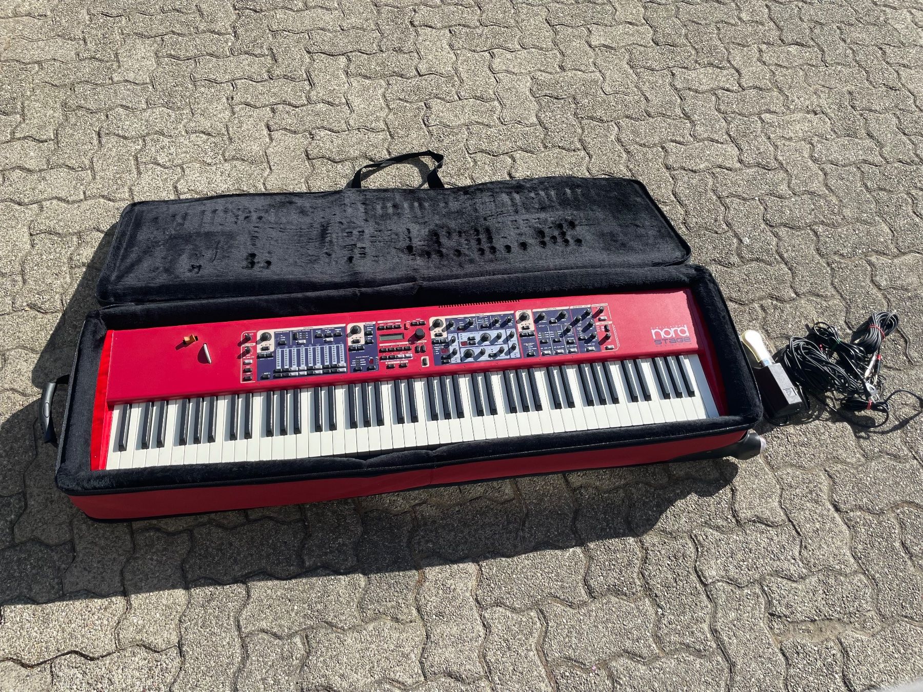 Clavia Strumenti musicali: Nord Stage 88  Keyboard mit Tragetasche Version 1 – Usato da Bülach venduto da jan_wfv5 2