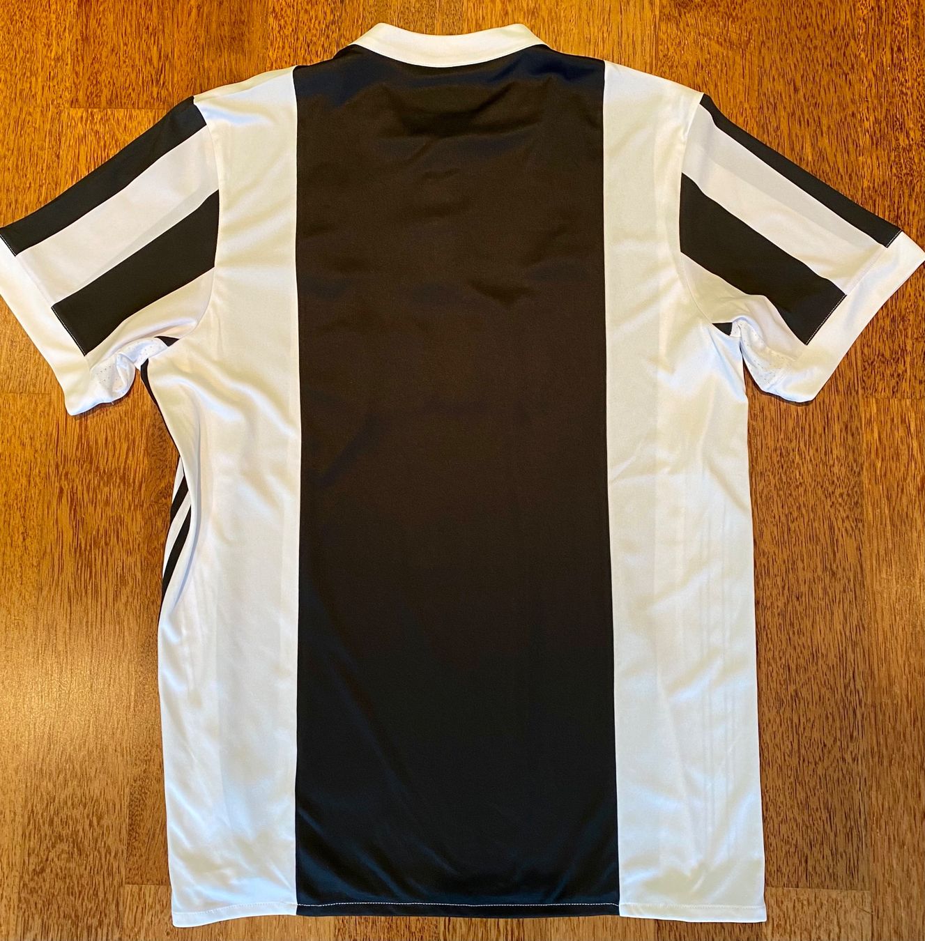Adidas Canottiere & Pantaloni: Juventus Home Shirt - 2017/18 – Nuovo (secondo la descrizione) da Hermetschwil-Staffeln venduto da Beat131 1