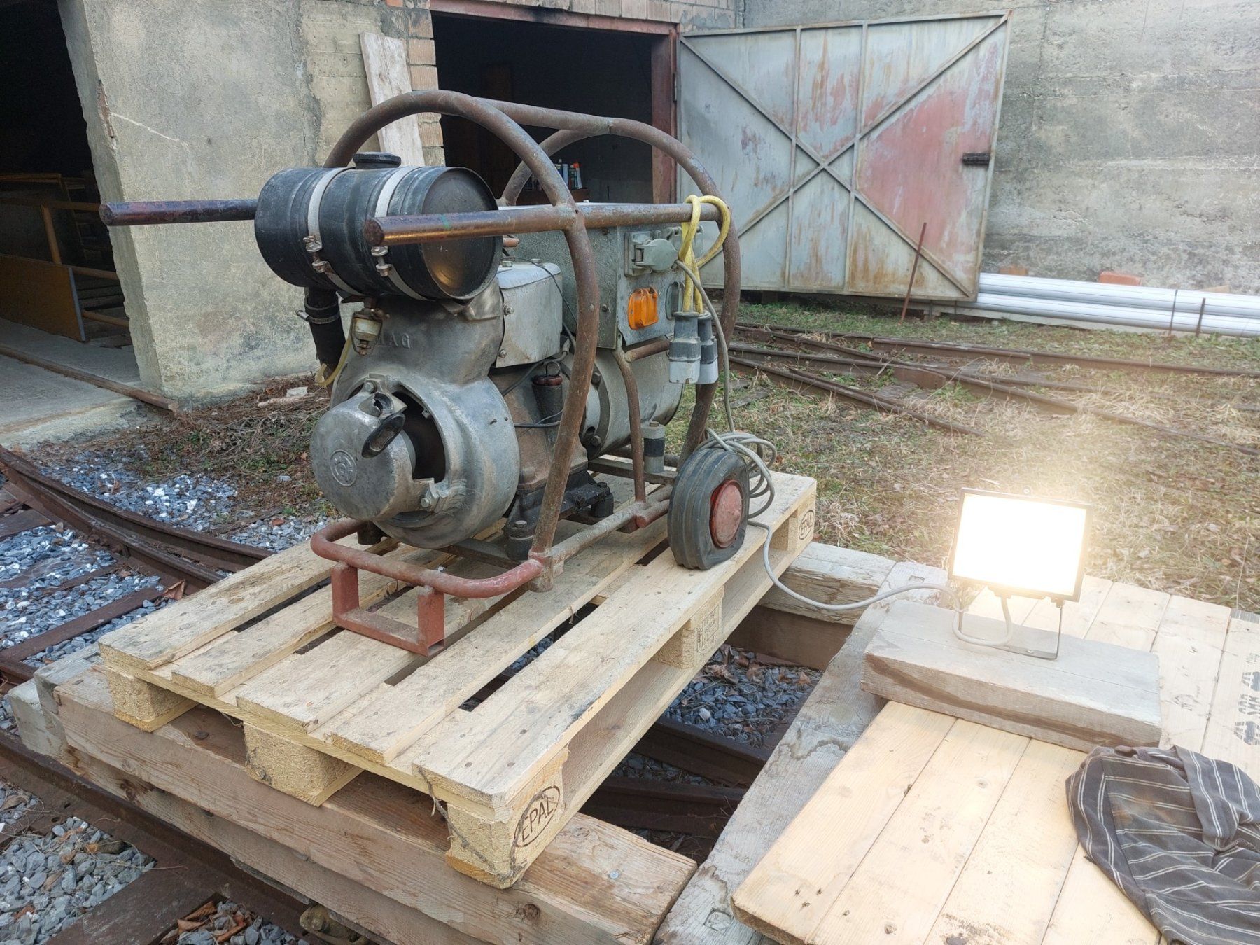 Generatori di corrente: Notstromgruppe/ Stromerzeuger/ Generator Motwatt 6KVA – Usato da Landquart venduto da Tractospeed01 1