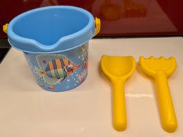 Plastik-Eimerchen für z.B. den Sandkasten