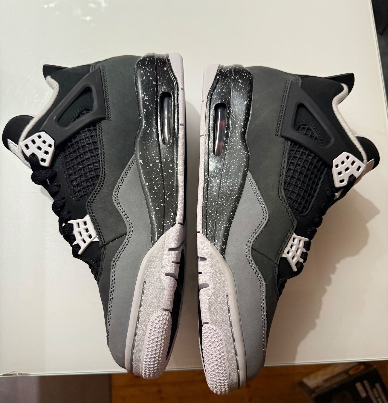 Jordan Scarpe da uomo: Nike Air Jordan 4 Retro "Fear" – Nuovo e nell'imballaggio originale da Kilchberg BL venduto da Strophurus 1