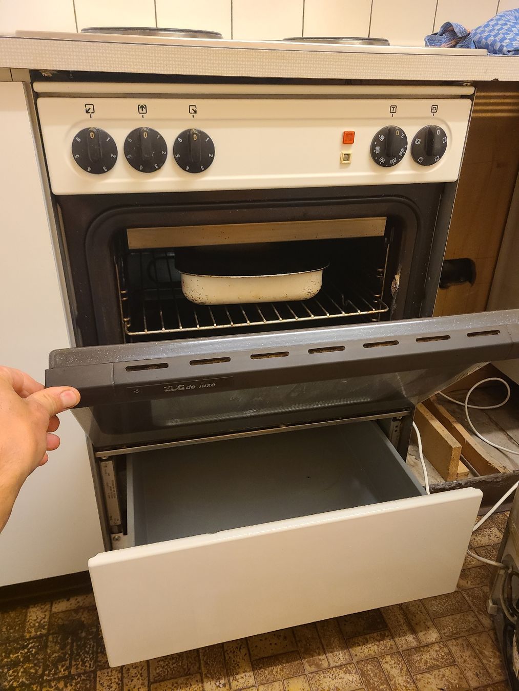Herde: Backofen mit 3 Herdplatten V-Zug – Gebraucht aus Ganterschwil von Sevi1986