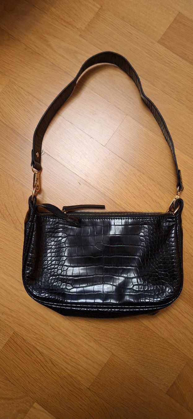 Borse da donna: joli sac à main noir – Nuovo e nell'imballaggio originale da Lussery-Villars venduto da pousinete02