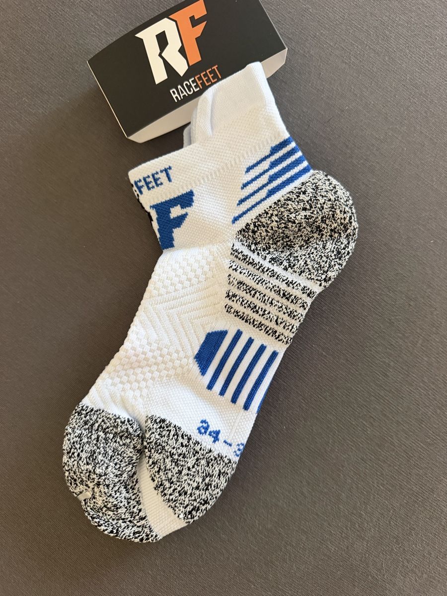 Socken: Jogging-Socken  – Neu und originalverpackt aus Jegenstorf von Lubek-Automobile 1